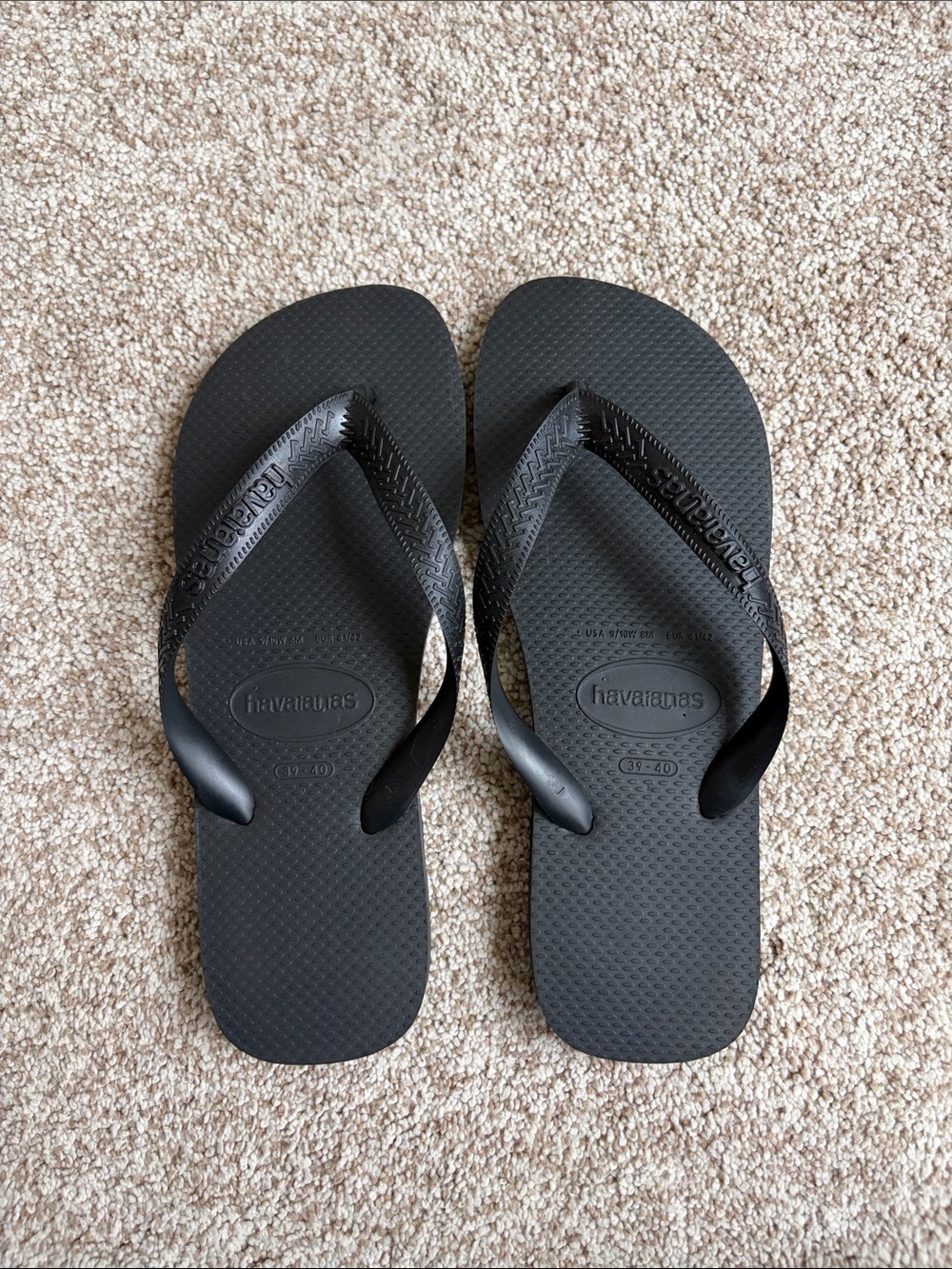 Havaianas Black Rubber Flip Flops - Classic Thong Sandals